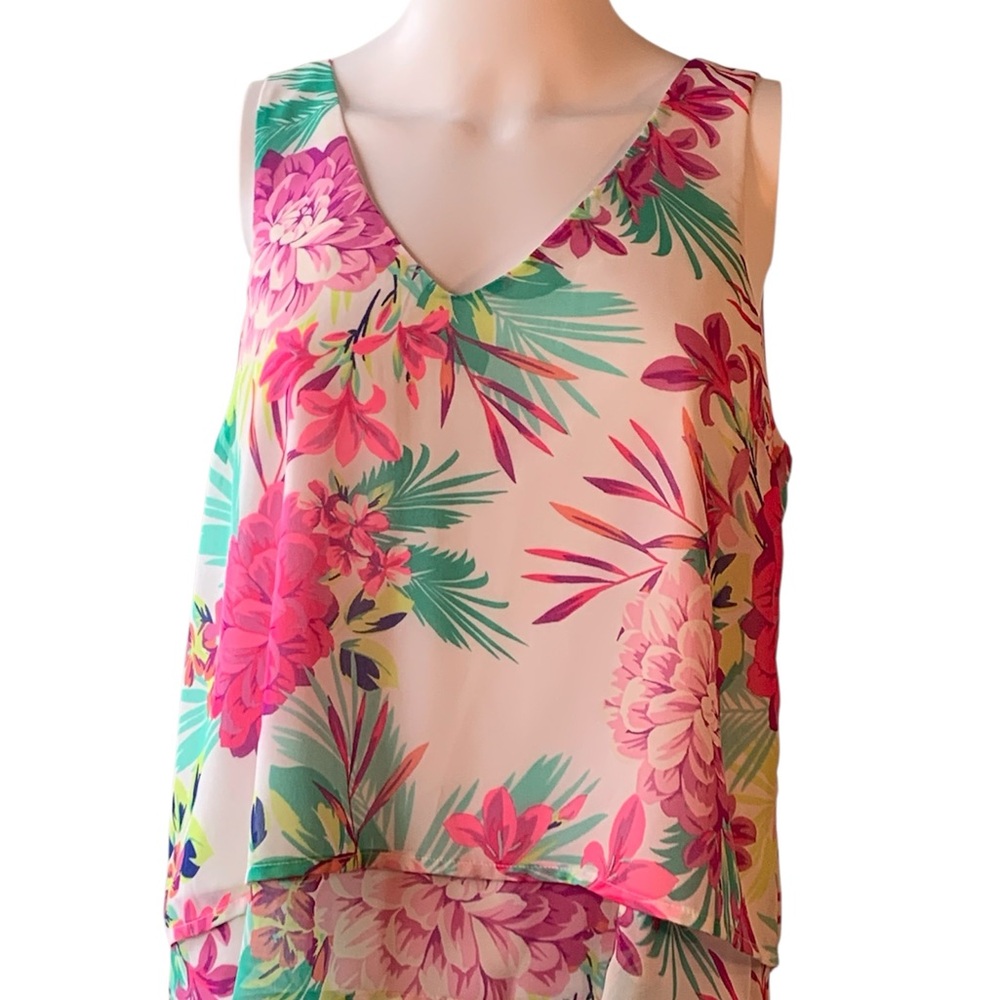 Candie’s Size Large Flowy Floral Sleeveless Top